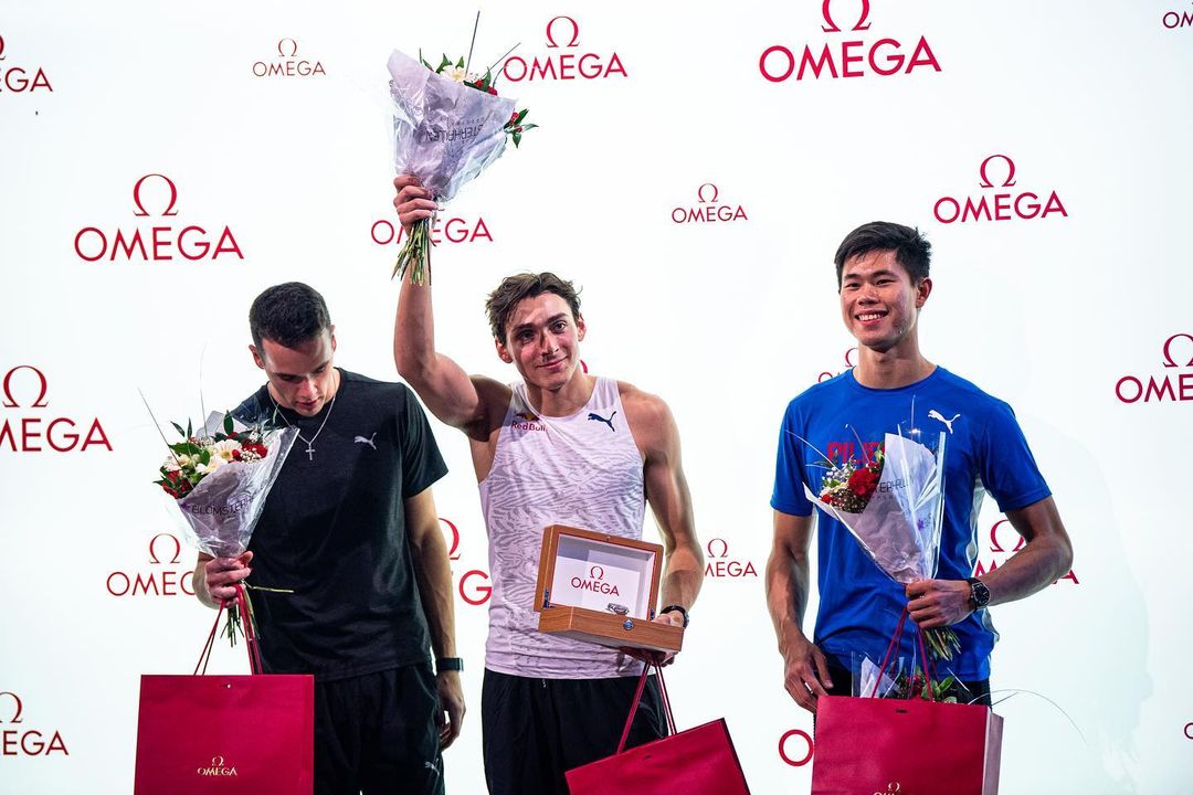 EJ Obiena wins bronze at the Mondo Classic