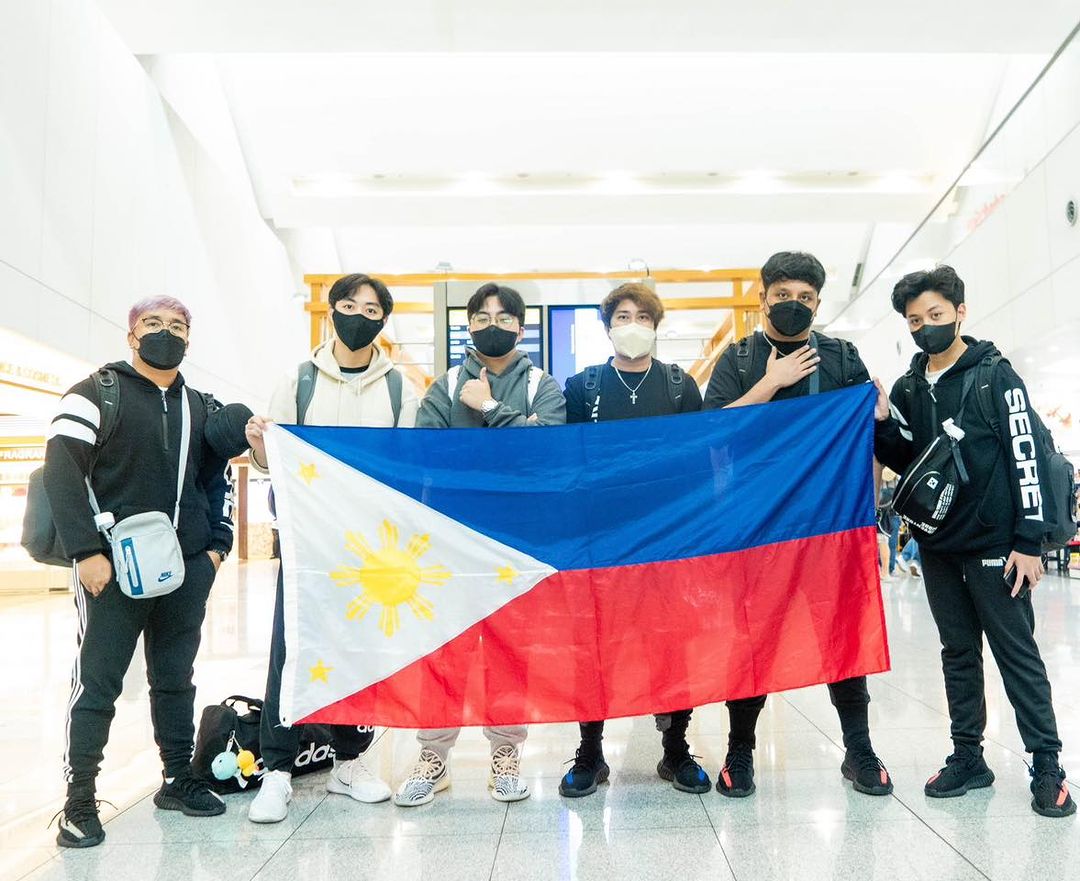 Team Secret flying from the Philippines to Brazil