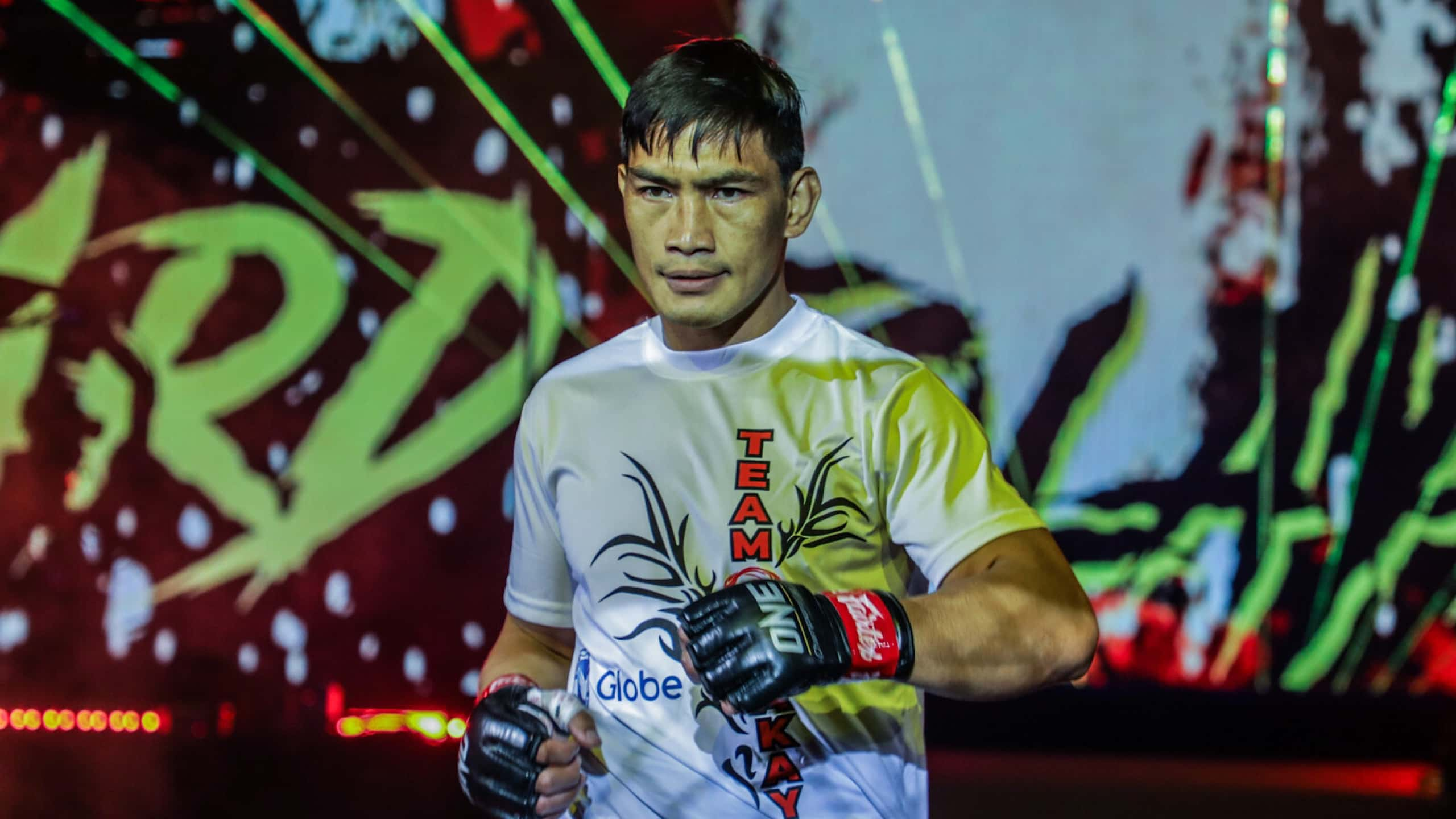 Eduard Folayang with Team Lakay