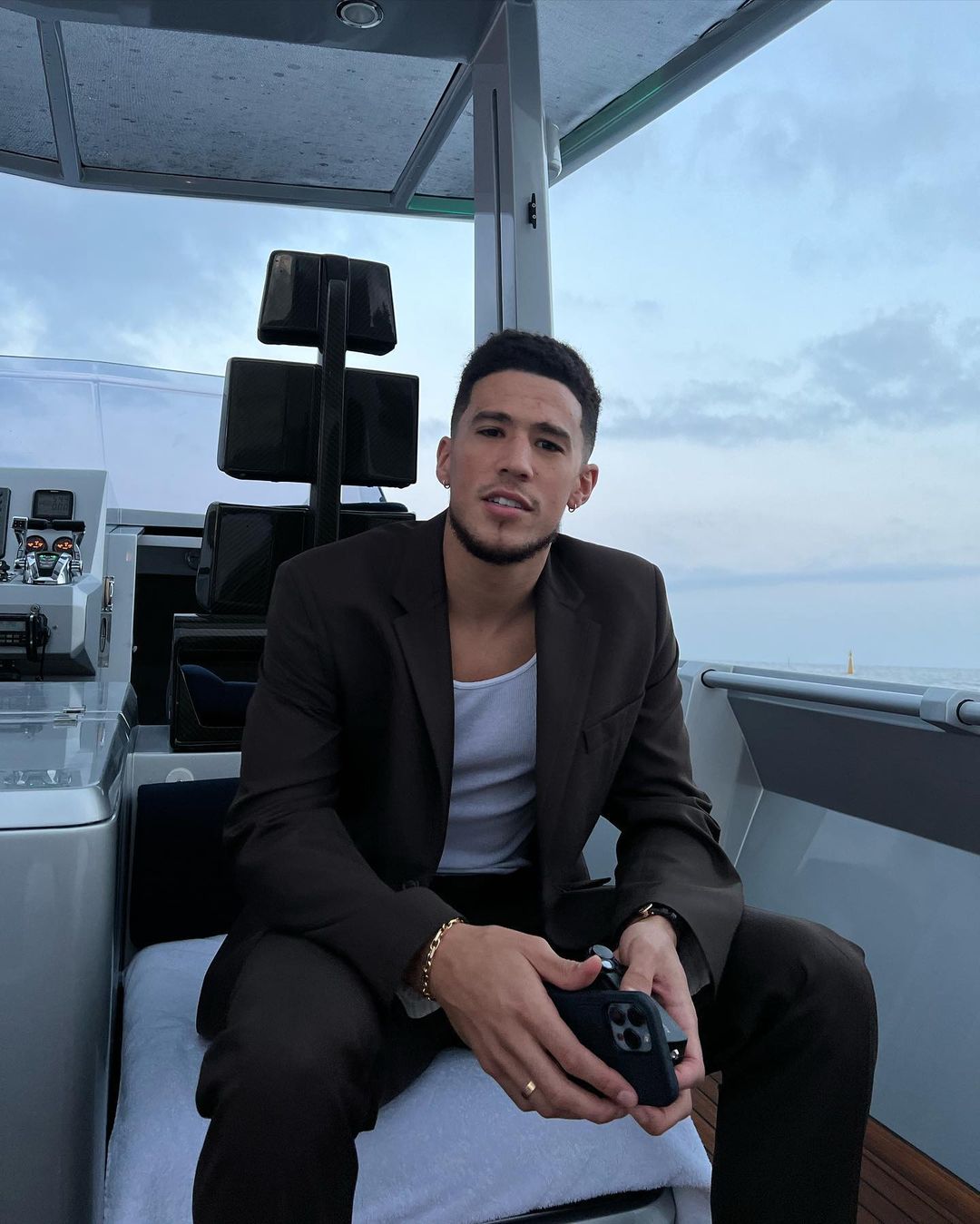 Devin Booker shows off his simple style choices.
