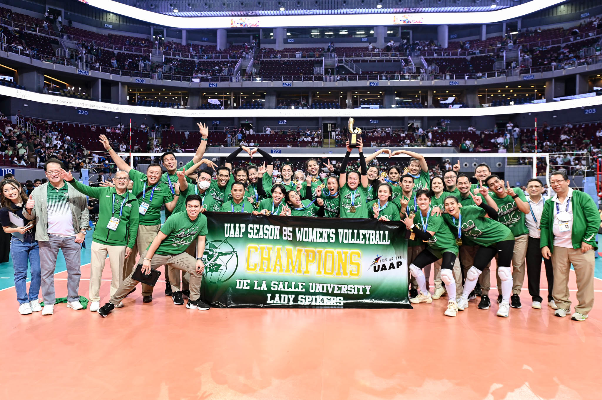 DLSU Lady Spikers defeat NU to win the UAAP Volleyball title