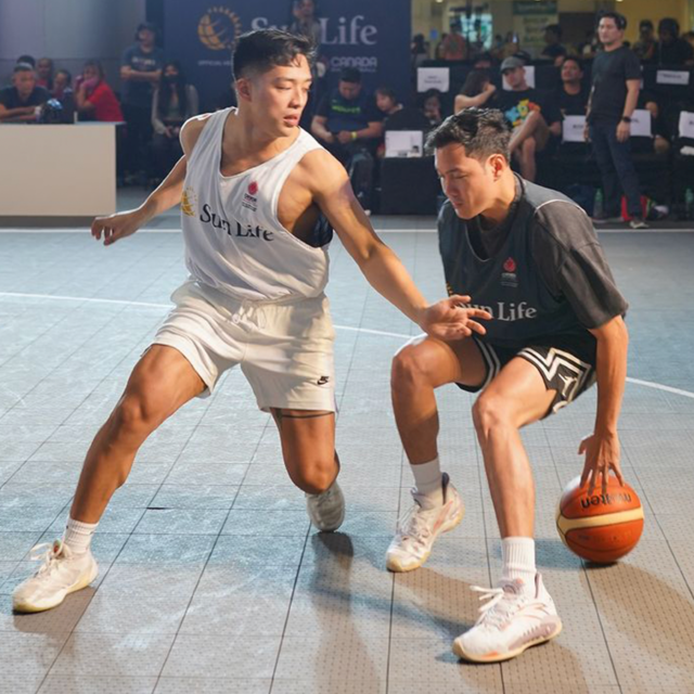 League pros and celebrity players head-to-head in the Sun Life Basketball Challenge