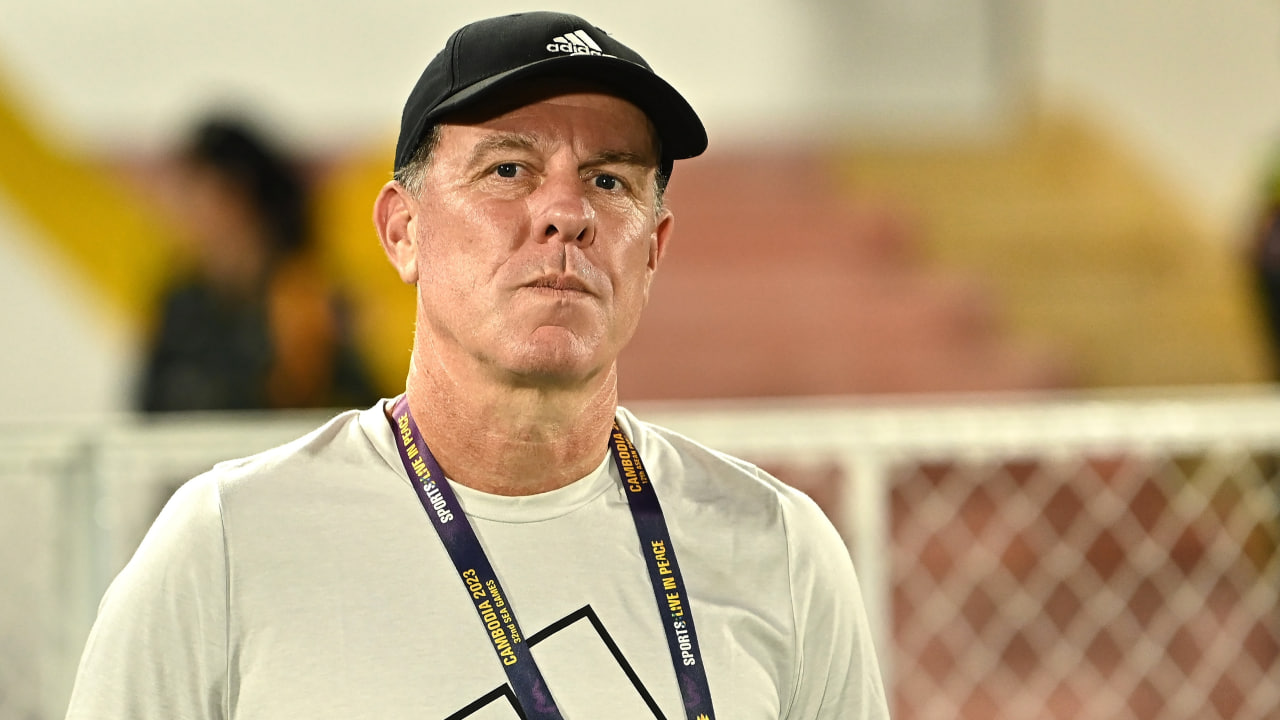 Filipinas head coach Alen Stajcic