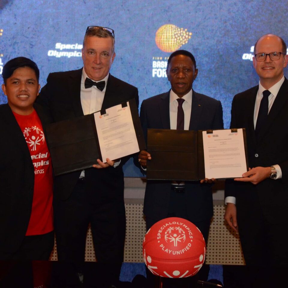 Representatives of the FIBA Foundation and Special Olympics International signed a Memorandum of Understanding at the Basketball For Good Charity Gala and Auction.