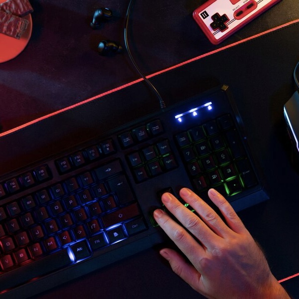 Which Keyboard and Mouse Position is Best for You?