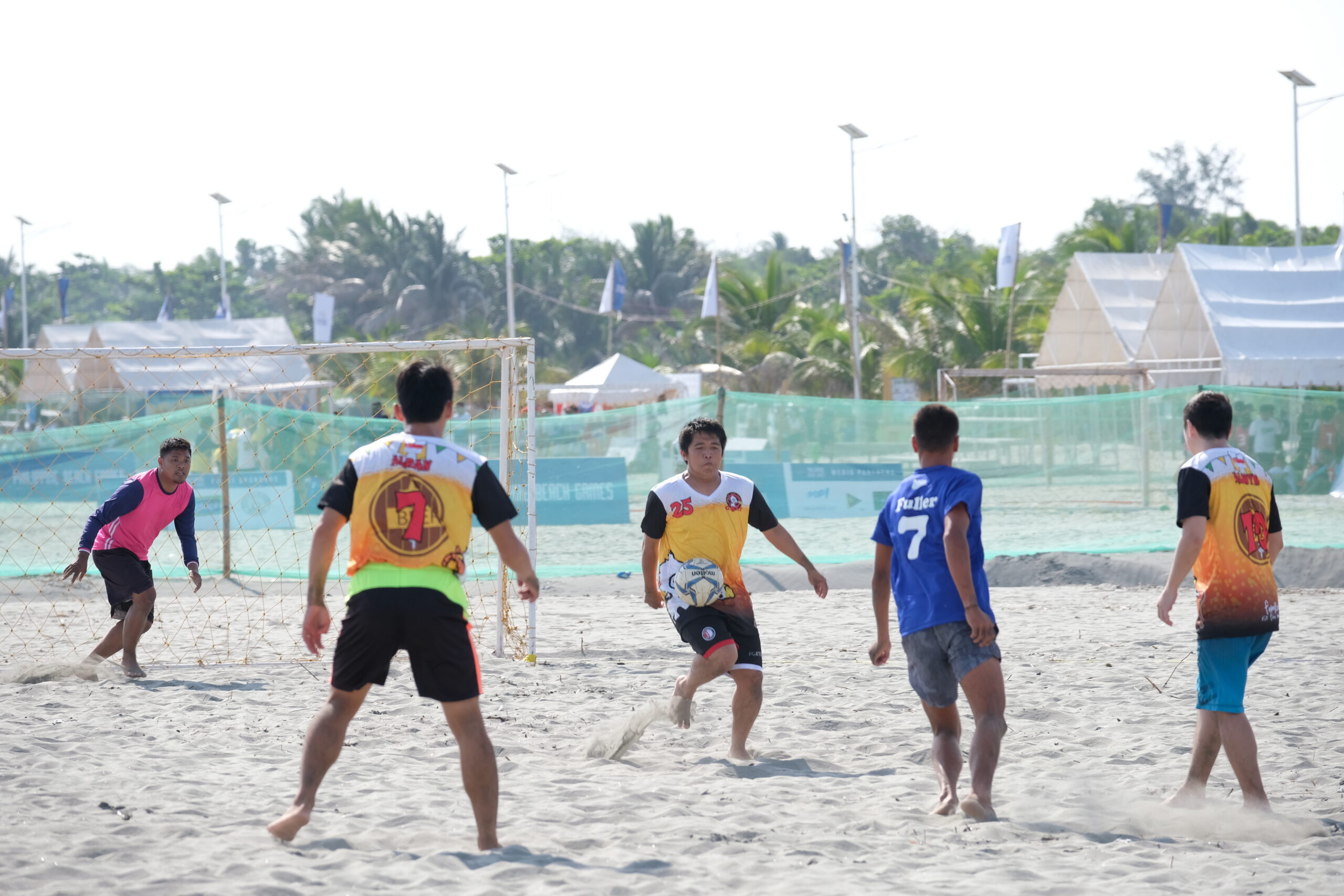 Beach sports: football