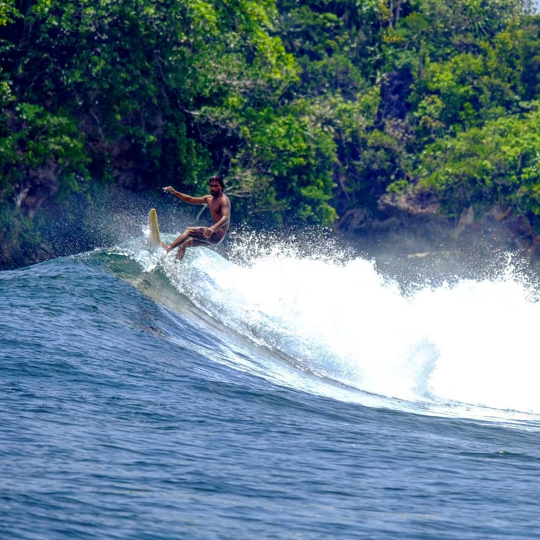 Surfing in the Philippines: Siargao