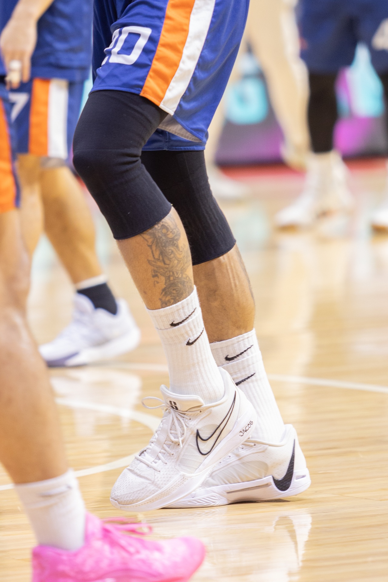 Philippine Cup Finals sneakers: Raymond almazan 