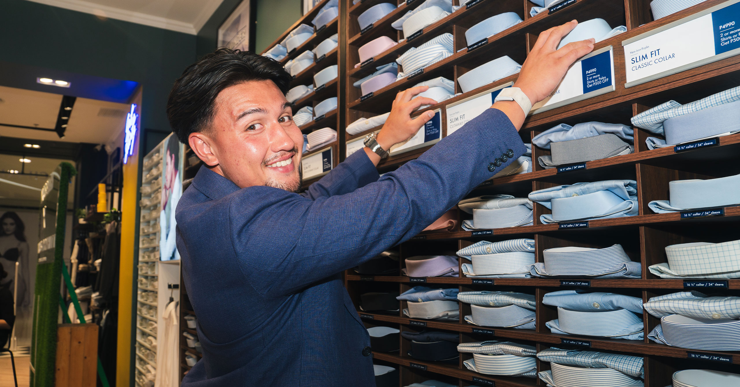 A shot of Marcus Smith during his visit to Charles Tyrwhitt Mall of Asia