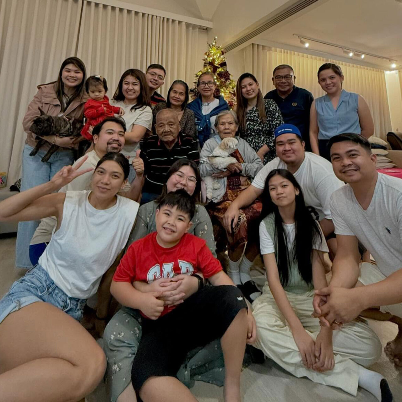 A photo of Alyssa Valdez and her family during Christmas