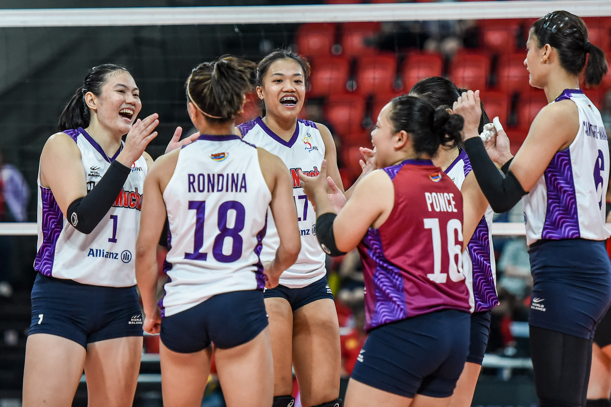 Pvl afc 25 choco mucho vs pldt - -1963 - the game Isa Molde with her Choco Mucho teammates.