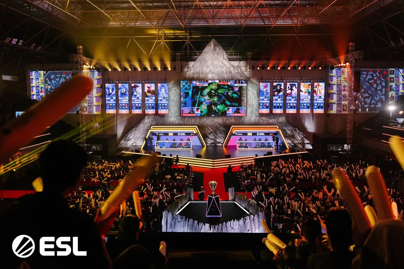 - the game Back on Top: ONIC Philippines are the ESL Snapdragon Mobile Masters 2025 Champions