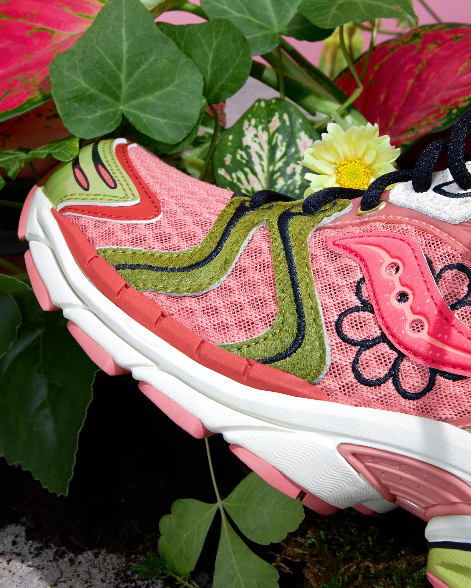 - the game Jae Tips and Saucony Bring the Colors of the Bronx with Flowers Grow Uptown